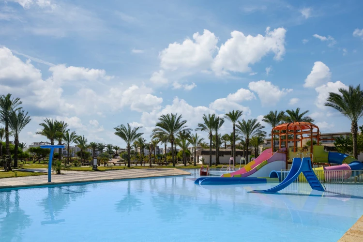 قرية أمواج الساحل الشمالي Amwaj North Coast