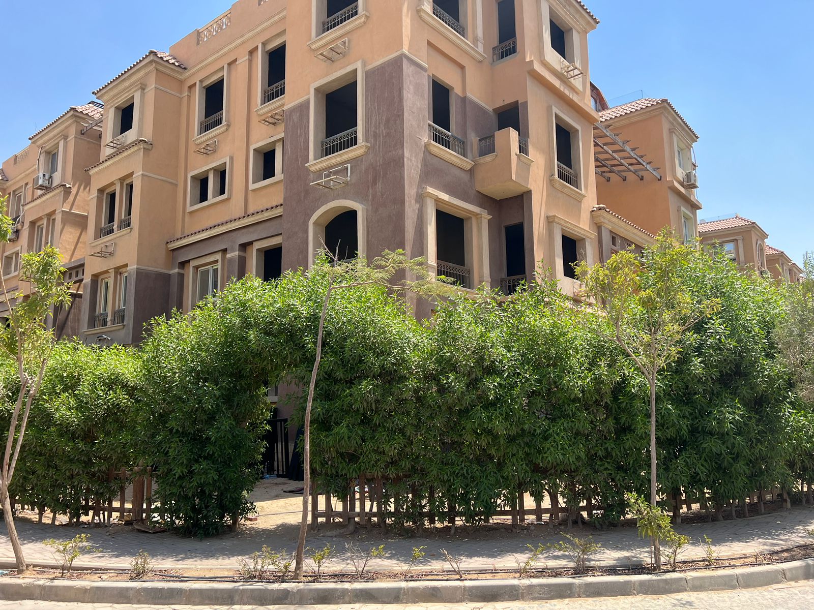 كمبوند ايتاليان سكوير Italian Square